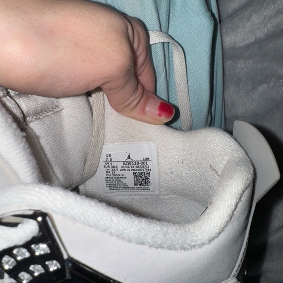 Jordan 3 Retro 'Frozen' - Picture 5 of 5